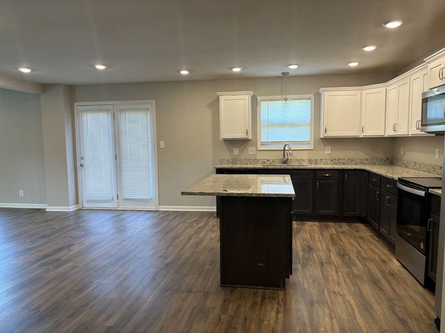 1162 Old Charlotte Trce, Clarksville, TN 37040