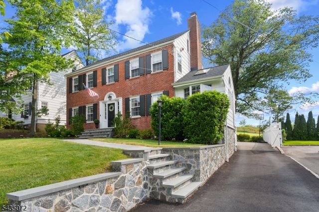 7 Birdseye Gln, Verona Twp., NJ 07044