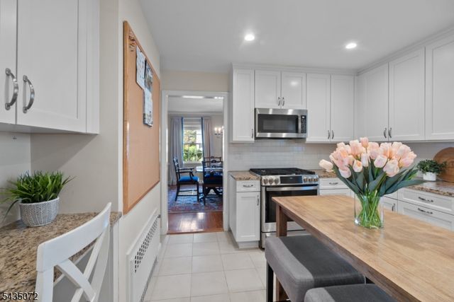 7 Birdseye Gln, Verona Twp., NJ 07044
