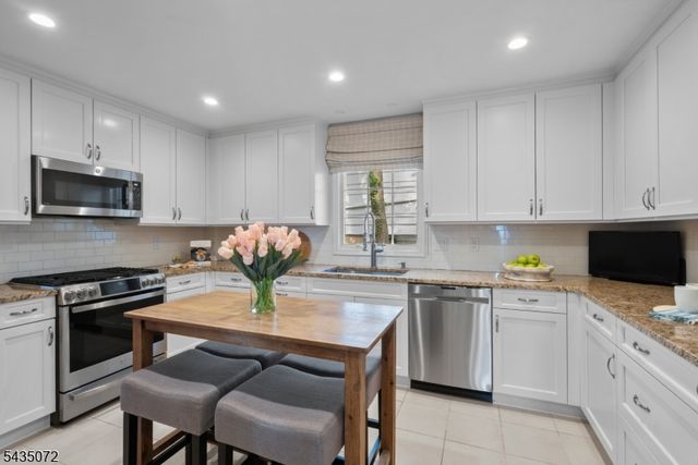 7 Birdseye Gln, Verona Twp., NJ 07044