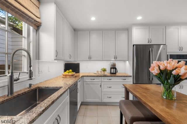 7 Birdseye Gln, Verona Twp., NJ 07044
