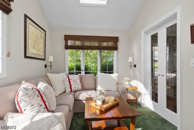 7 Birdseye Gln, Verona Twp., NJ 07044