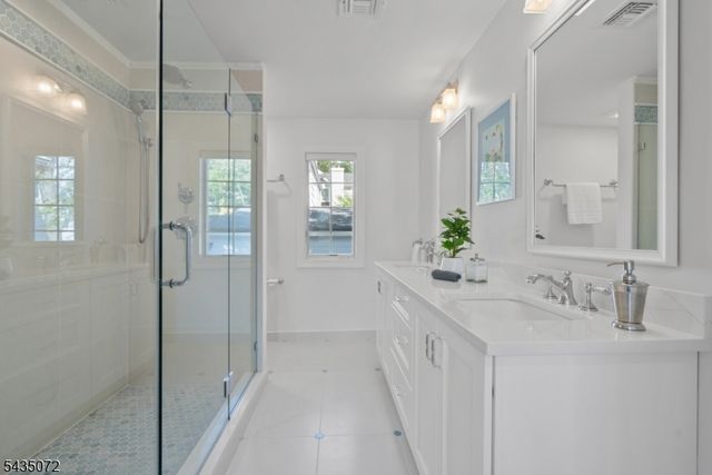7 Birdseye Gln, Verona Twp., NJ 07044
