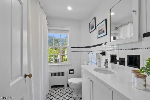 7 Birdseye Gln, Verona Twp., NJ 07044
