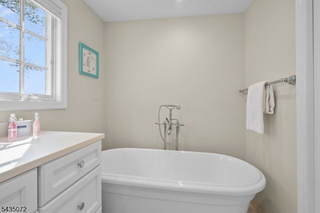 7 Birdseye Gln, Verona Twp., NJ 07044