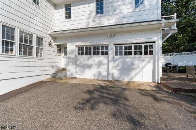 7 Birdseye Gln, Verona Twp., NJ 07044