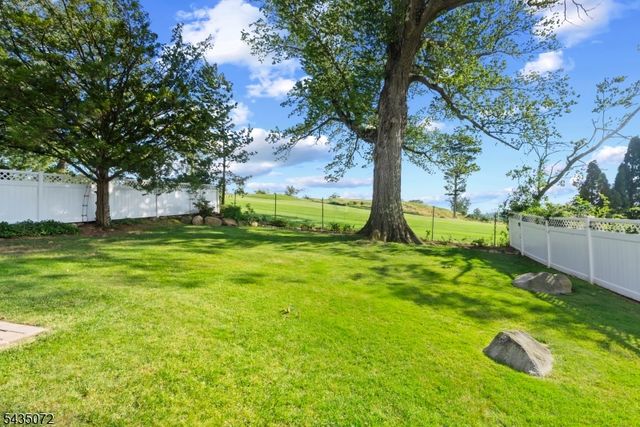 7 Birdseye Gln, Verona Twp., NJ 07044