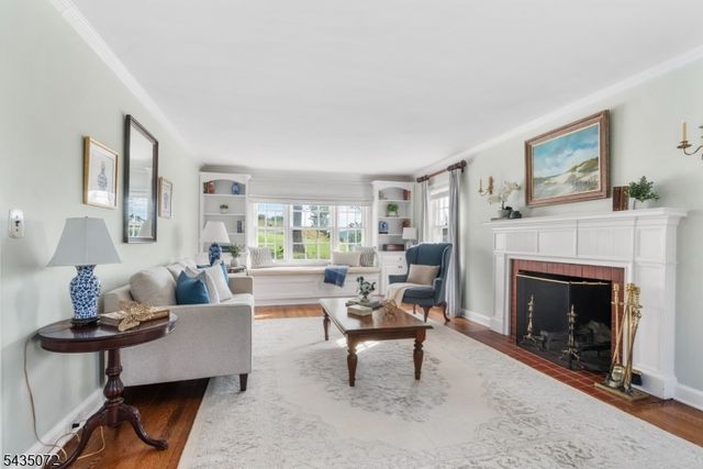 7 Birdseye Gln, Verona Twp., NJ 07044