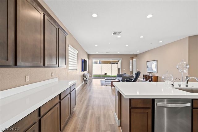 10142 TREE BLOSSOM Avenue, Las Vegas, NV 89166