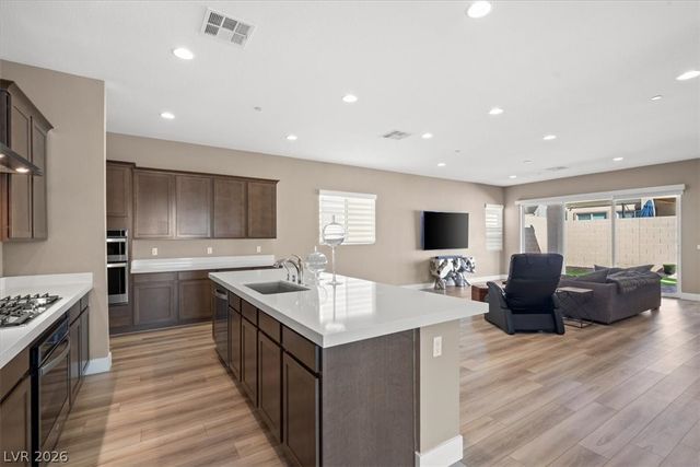 10142 TREE BLOSSOM Avenue, Las Vegas, NV 89166