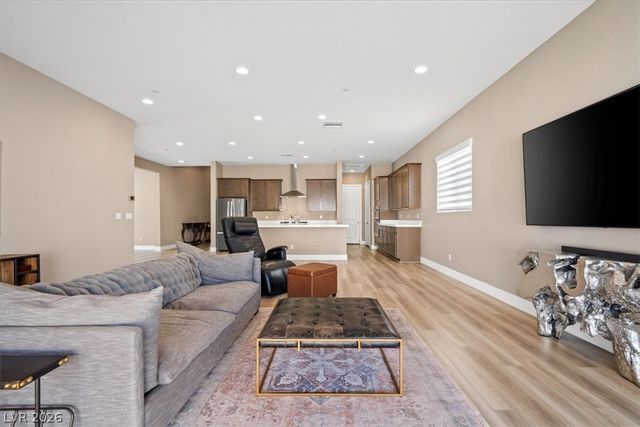 10142 TREE BLOSSOM Avenue, Las Vegas, NV 89166