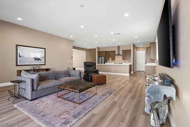 10142 TREE BLOSSOM Avenue, Las Vegas, NV 89166