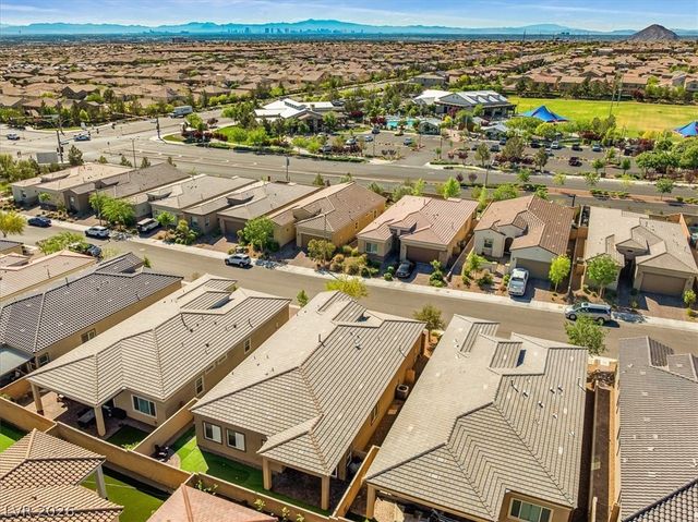 10142 TREE BLOSSOM Avenue, Las Vegas, NV 89166