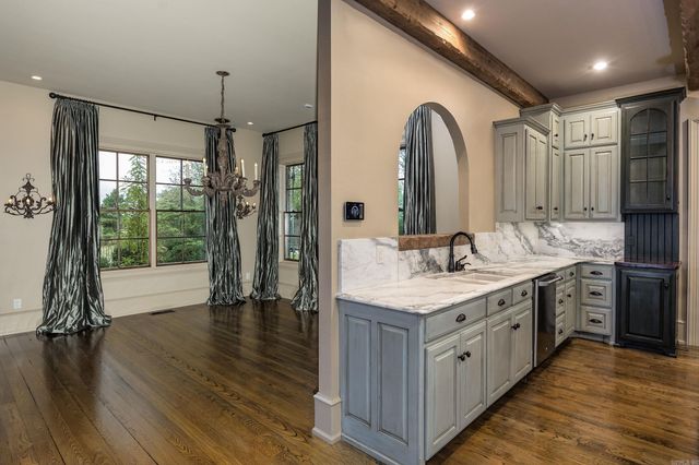 16206 Vista Del Rio Drive, North Little Rock, AR 72113