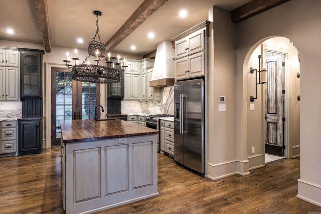 16206 Vista Del Rio Drive, North Little Rock, AR 72113