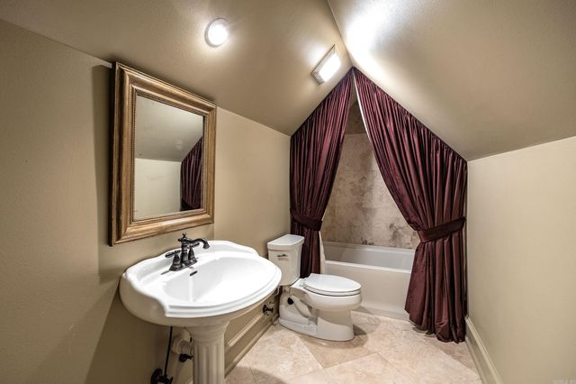 16206 Vista Del Rio Drive, North Little Rock, AR 72113