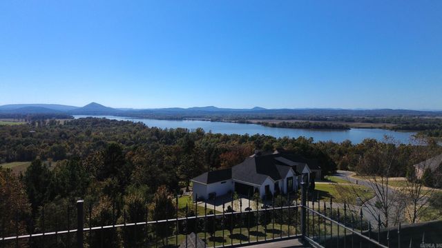 16206 Vista Del Rio Drive, North Little Rock, AR 72113