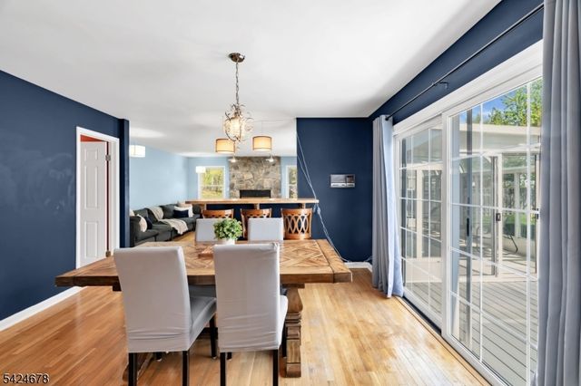 4 Oakley Knl, Hillsborough Twp., NJ 08844