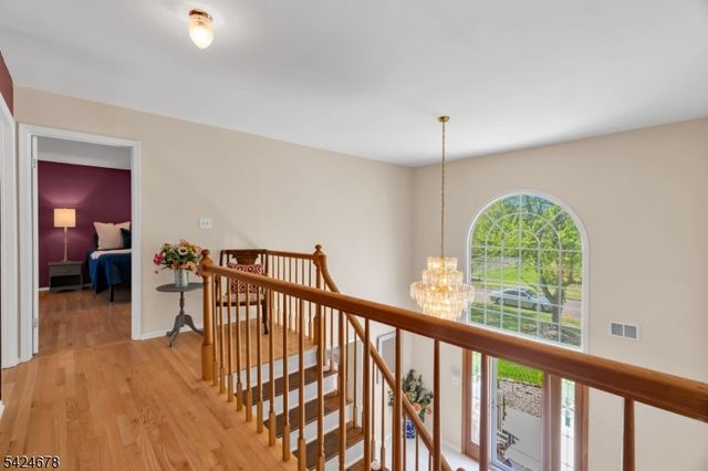 4 Oakley Knl, Hillsborough Twp., NJ 08844