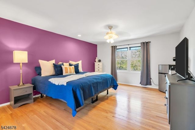 4 Oakley Knl, Hillsborough Twp., NJ 08844