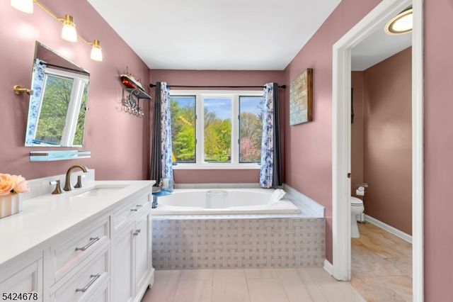 4 Oakley Knl, Hillsborough Twp., NJ 08844