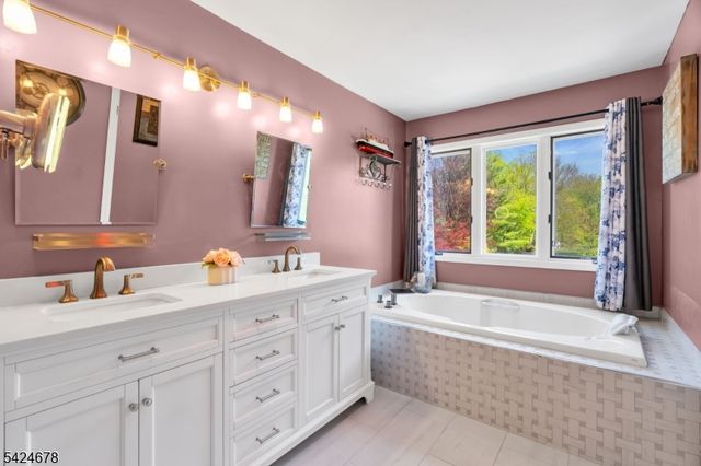 4 Oakley Knl, Hillsborough Twp., NJ 08844