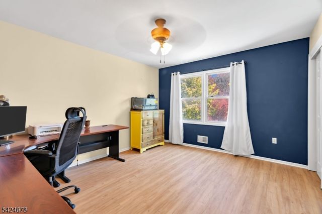 4 Oakley Knl, Hillsborough Twp., NJ 08844