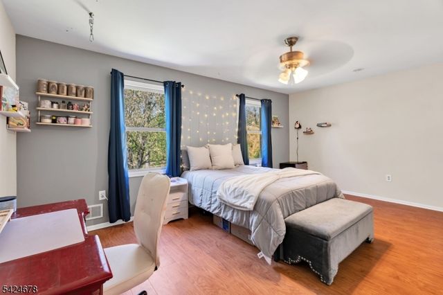 4 Oakley Knl, Hillsborough Twp., NJ 08844