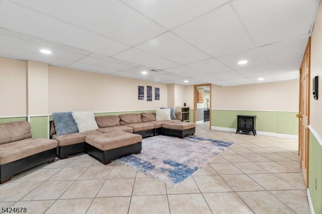 4 Oakley Knl, Hillsborough Twp., NJ 08844