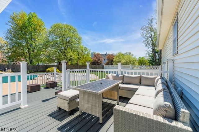 4 Oakley Knl, Hillsborough Twp., NJ 08844