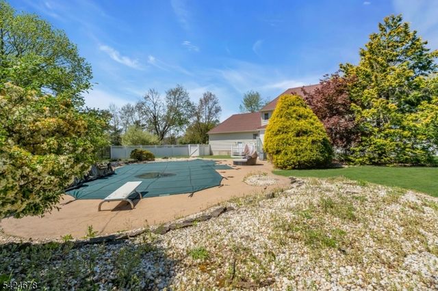 4 Oakley Knl, Hillsborough Twp., NJ 08844