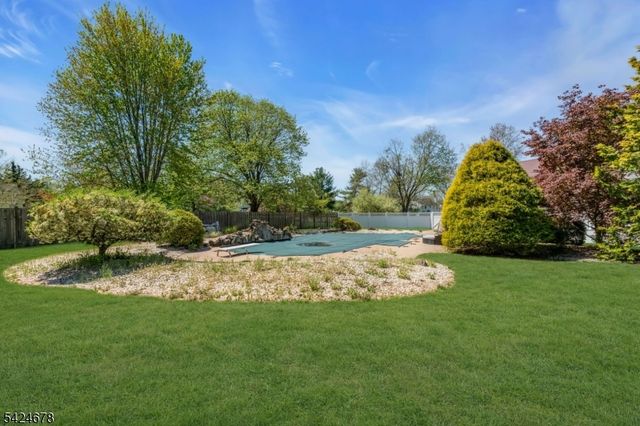 4 Oakley Knl, Hillsborough Twp., NJ 08844