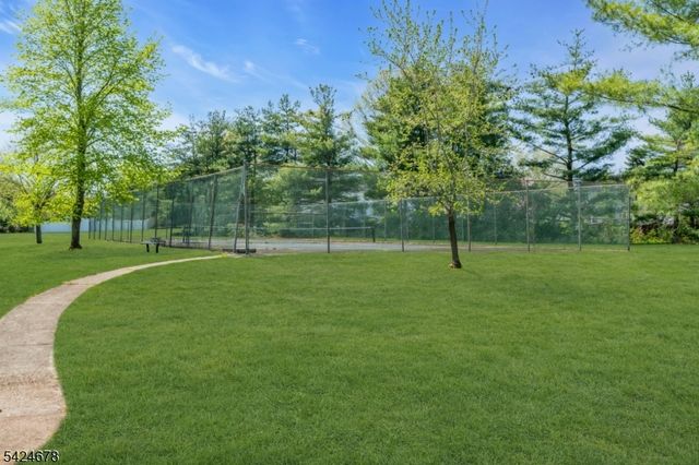 4 Oakley Knl, Hillsborough Twp., NJ 08844