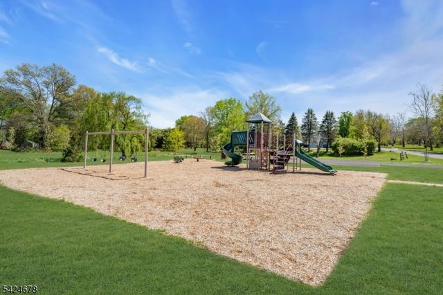 4 Oakley Knl, Hillsborough Twp., NJ 08844