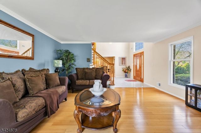 4 Oakley Knl, Hillsborough Twp., NJ 08844