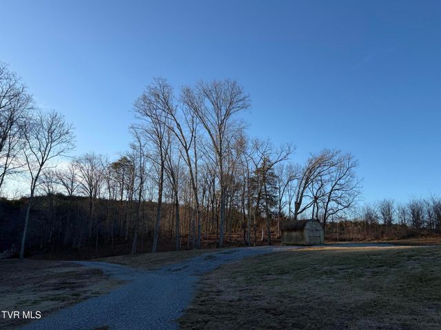 220 Redwood Lane, Mosheim, TN 37818