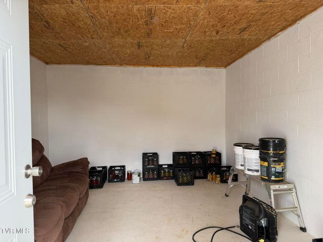 220 Redwood Lane, Mosheim, TN 37818