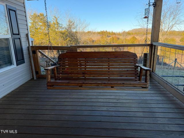 220 Redwood Lane, Mosheim, TN 37818