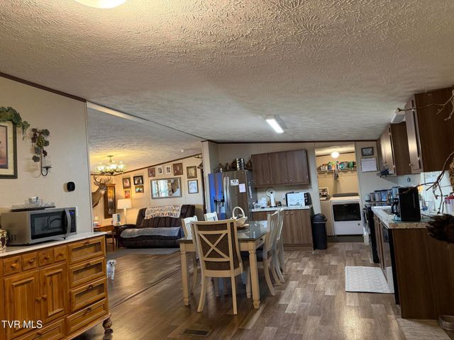 220 Redwood Lane, Mosheim, TN 37818