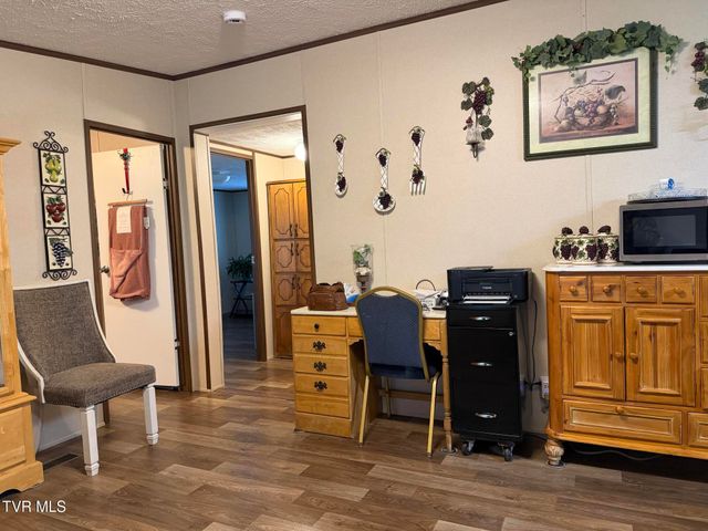 220 Redwood Lane, Mosheim, TN 37818