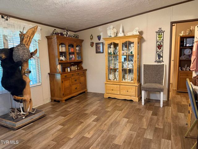 220 Redwood Lane, Mosheim, TN 37818