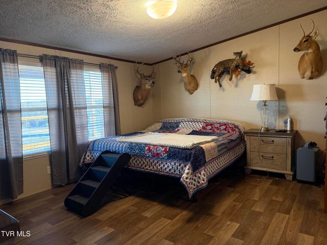 220 Redwood Lane, Mosheim, TN 37818