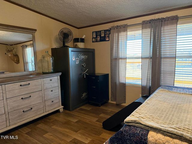 220 Redwood Lane, Mosheim, TN 37818