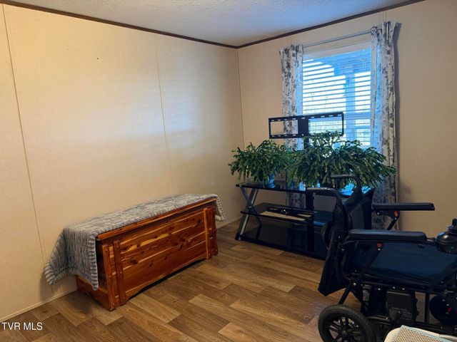 220 Redwood Lane, Mosheim, TN 37818