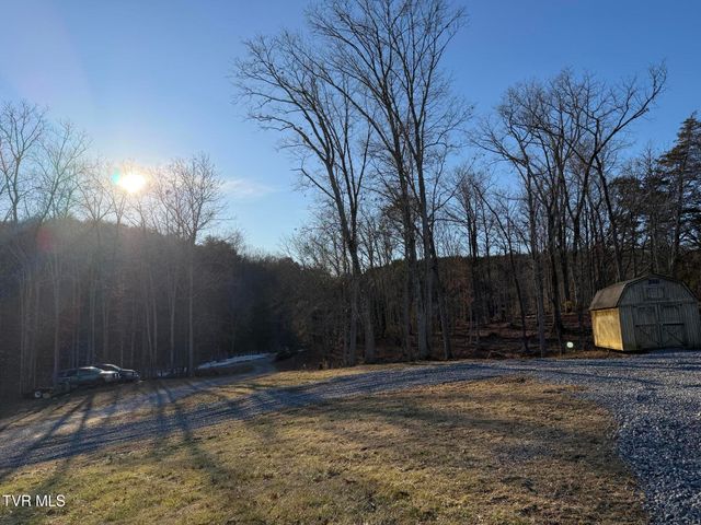 220 Redwood Lane, Mosheim, TN 37818