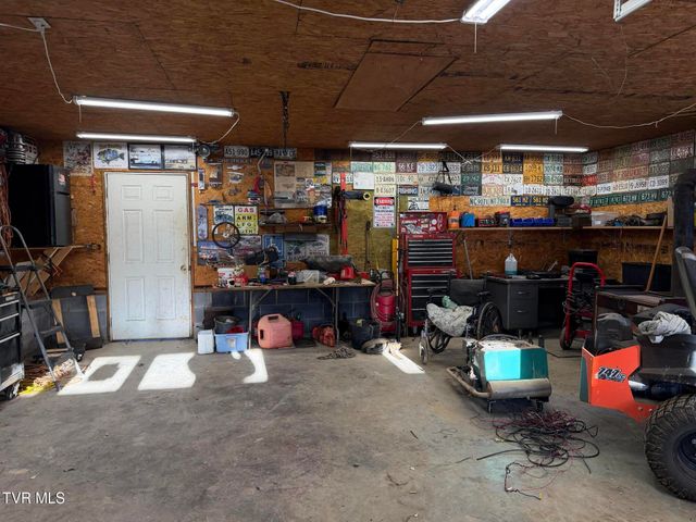 220 Redwood Lane, Mosheim, TN 37818