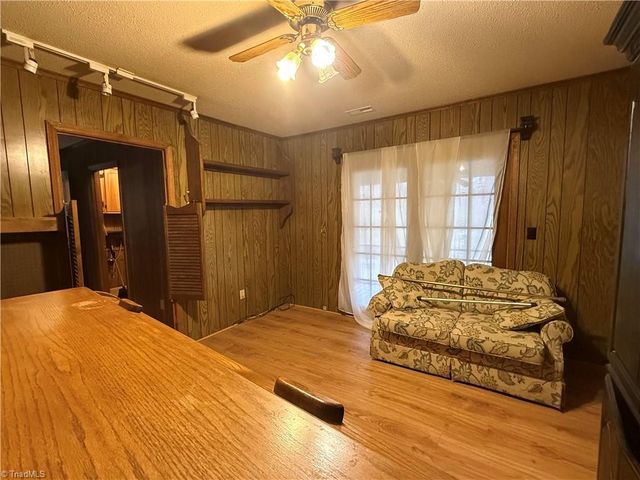 163 E Meadow Road, Thomasville, NC 27360