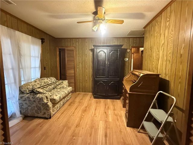 163 E Meadow Road, Thomasville, NC 27360