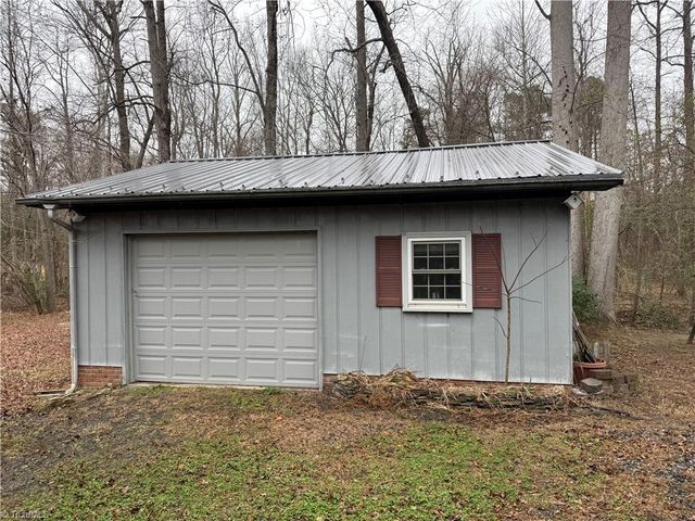 163 E Meadow Road, Thomasville, NC 27360