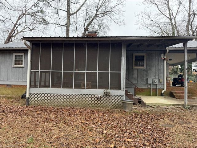 163 E Meadow Road, Thomasville, NC 27360